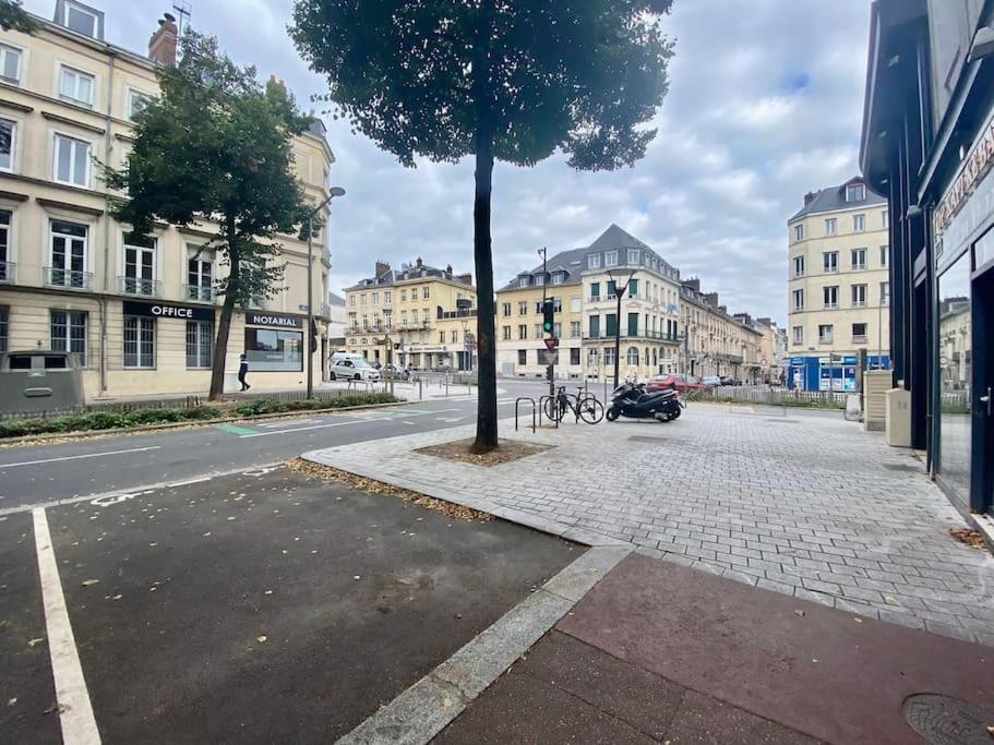 Apartamento Le Gustave, Charme & Equipements Au Coeur De Ruan Exterior foto